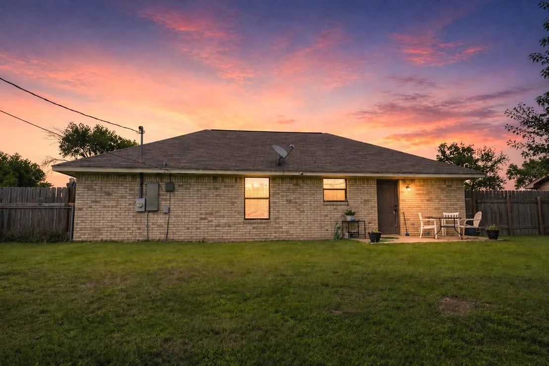 Photo of 1004 Clover Street