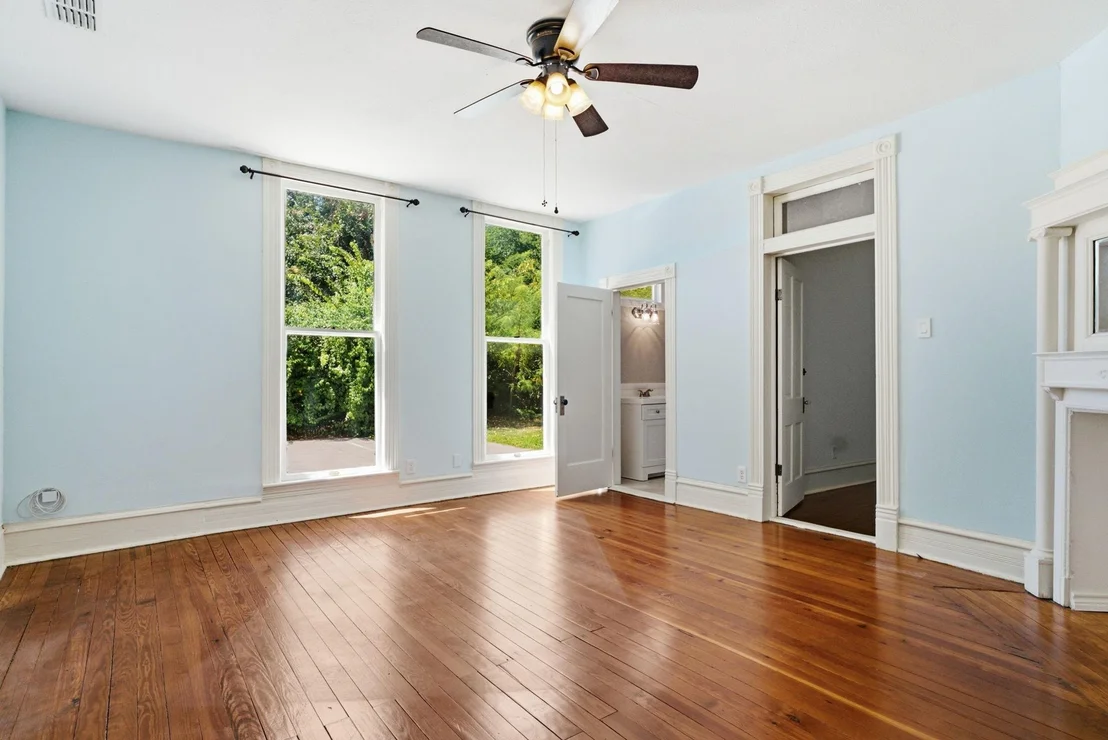 Photo of 1009 N Pacific
