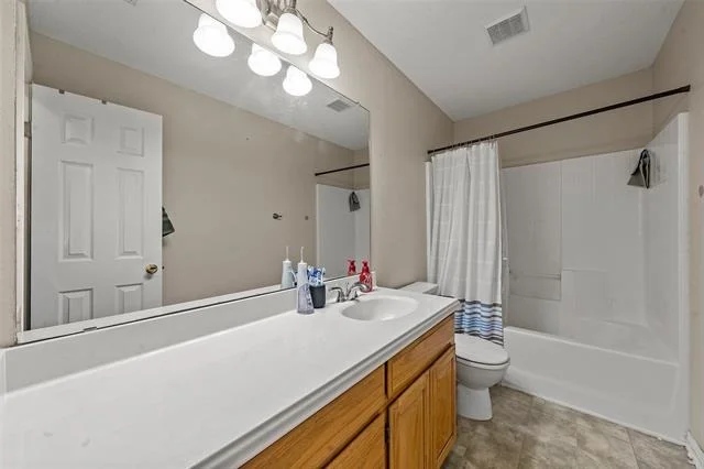 Photo of 104 W Jade Drive