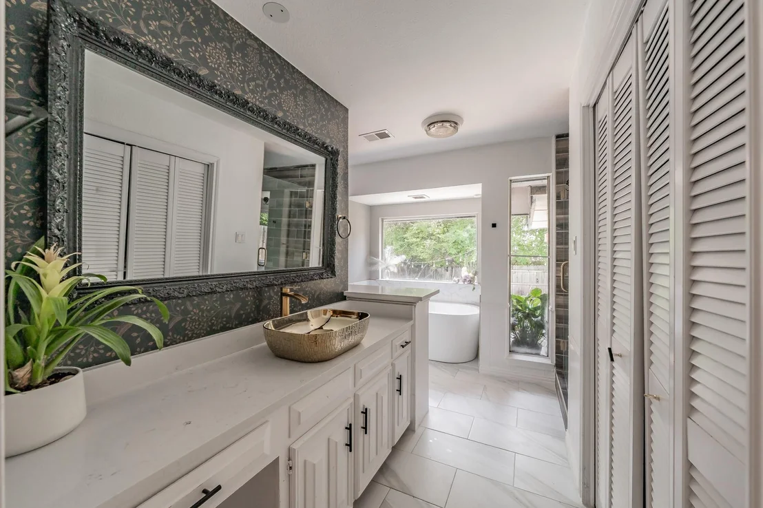 Photo of 2211 Midhurst Drive