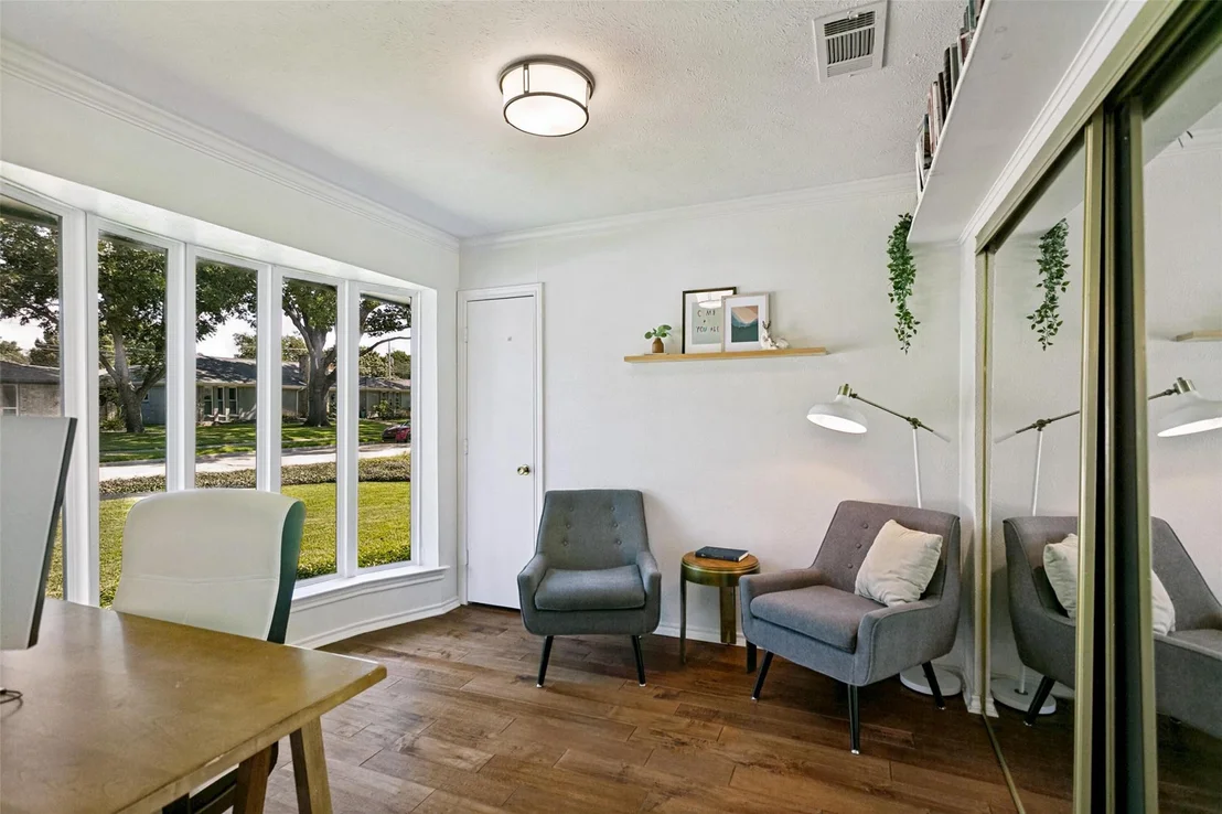 Photo of 2736 Grandview Drive