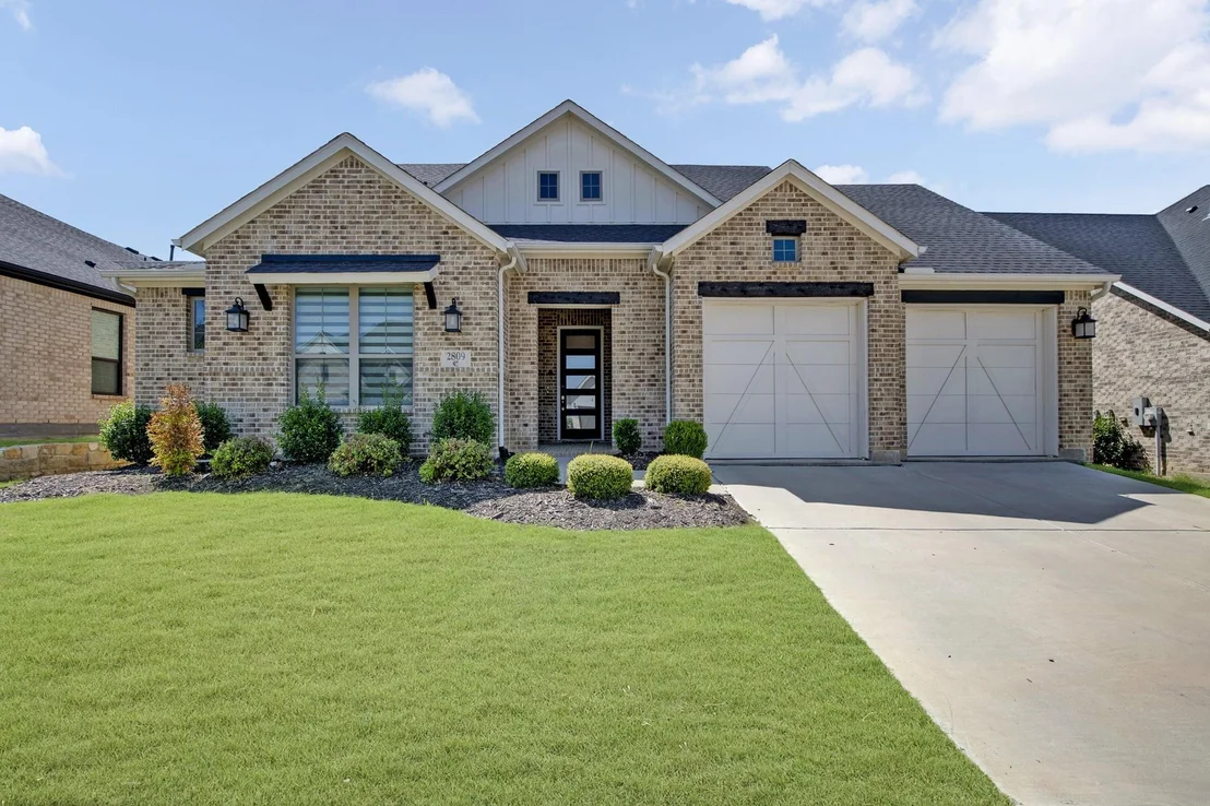 Photo of 2809 Buckskin Lane