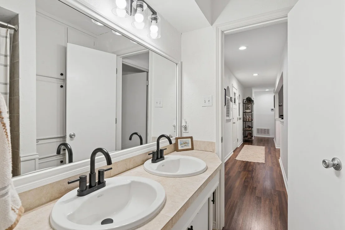 Photo of 1673 Chisolm Trail