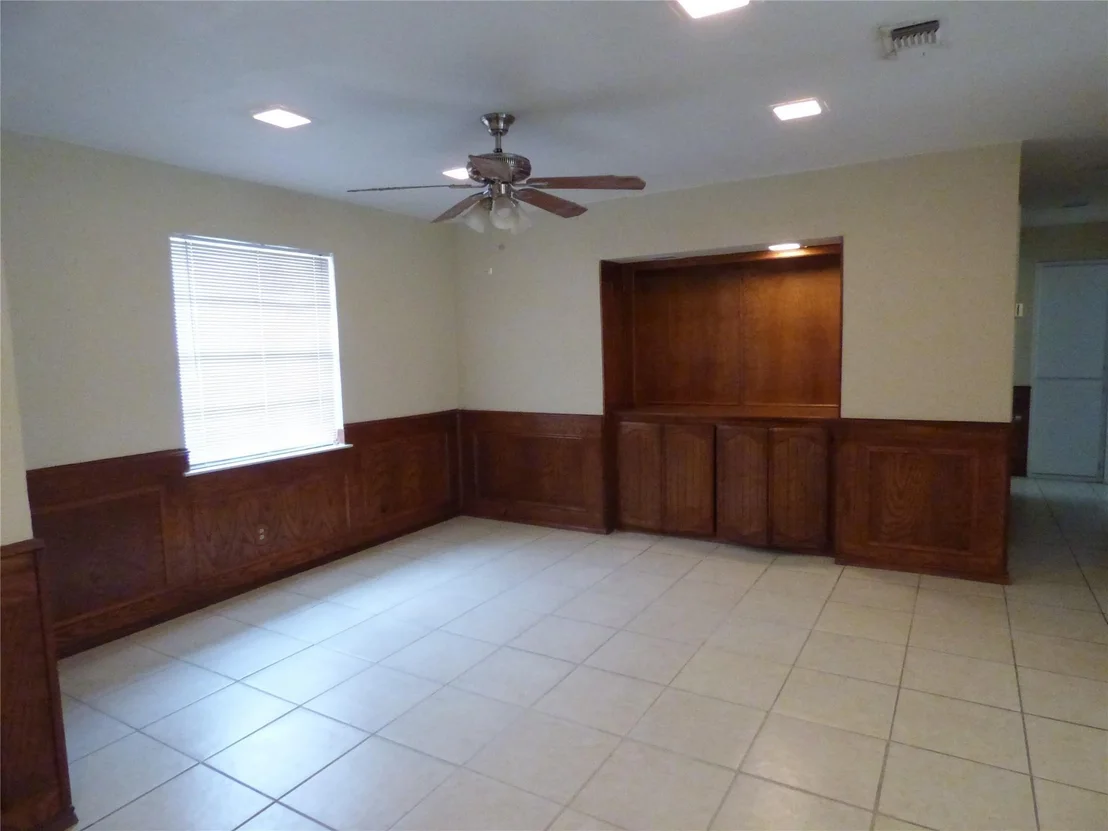 Photo of 502 Moonlight Drive
