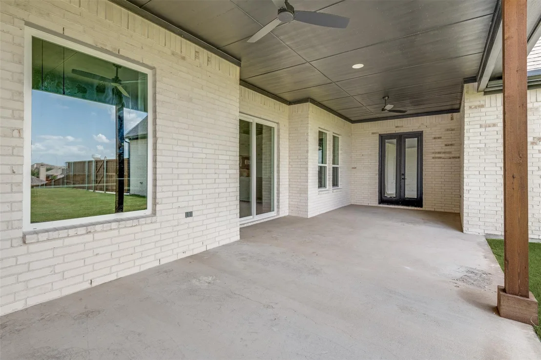 Photo of 1104 Devonshire Drive N