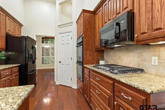 Photo of 1620 Brookhollow Drive