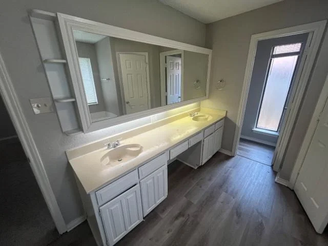 Photo of 934 Robinwood Drive
