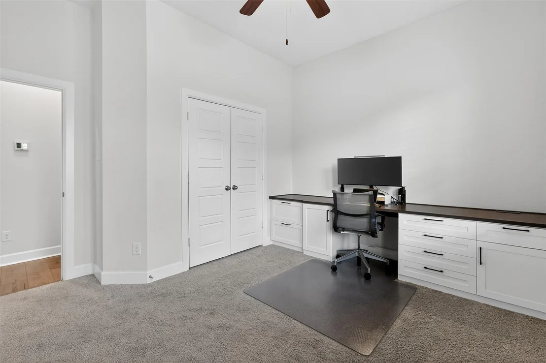 Photo of 580 Courtyard Lane