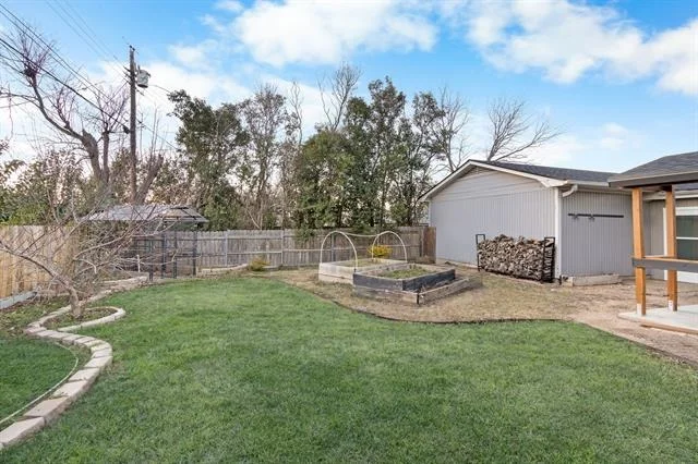 Photo of 2208 Lake Ridge Circle