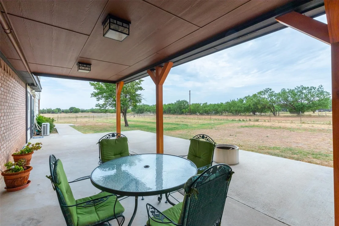 Photo of 582 Clark Road