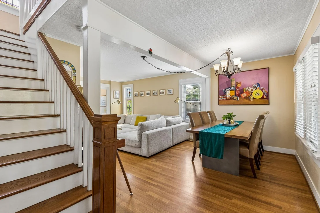 Photo of 2235 Mistletoe Boulevard