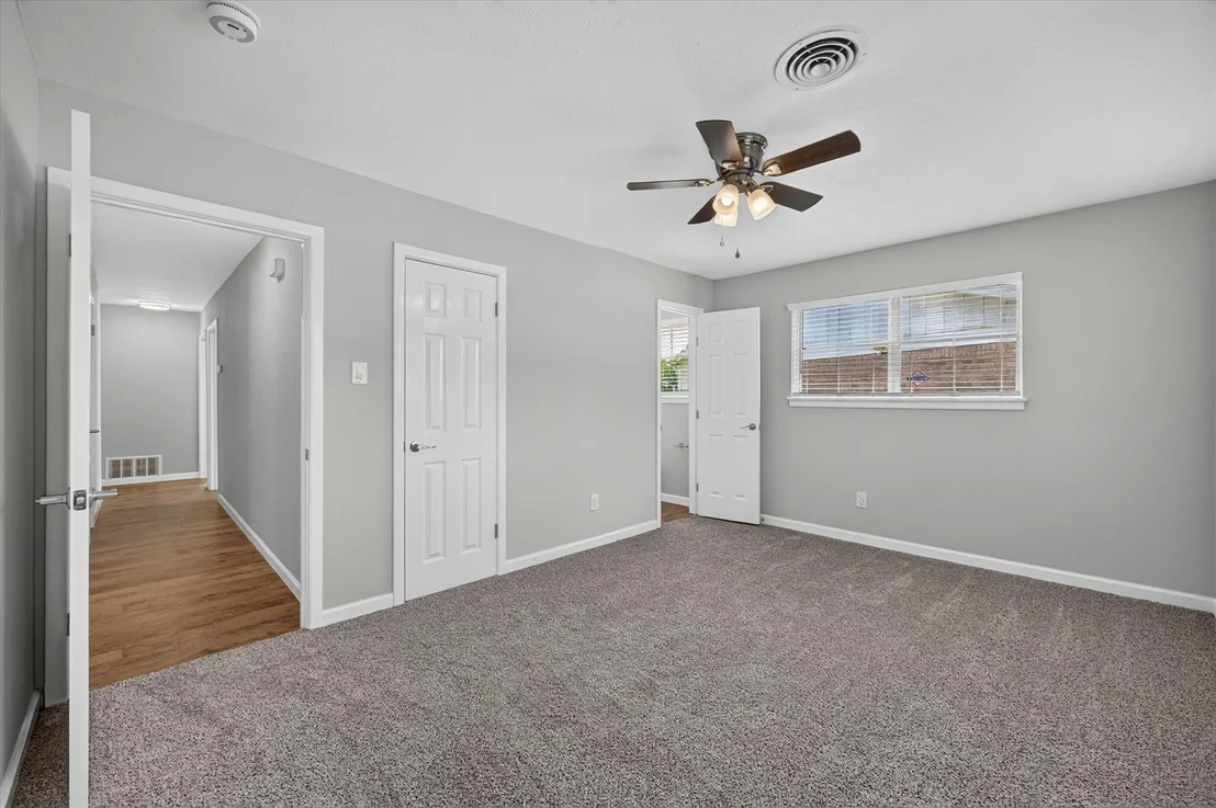 Photo of 154 Hallmark Drive W