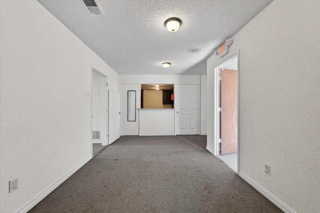 Photo of 611 W Spring Valley Road
