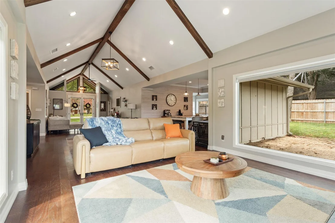 Photo of 237 E Hideaway Lane
