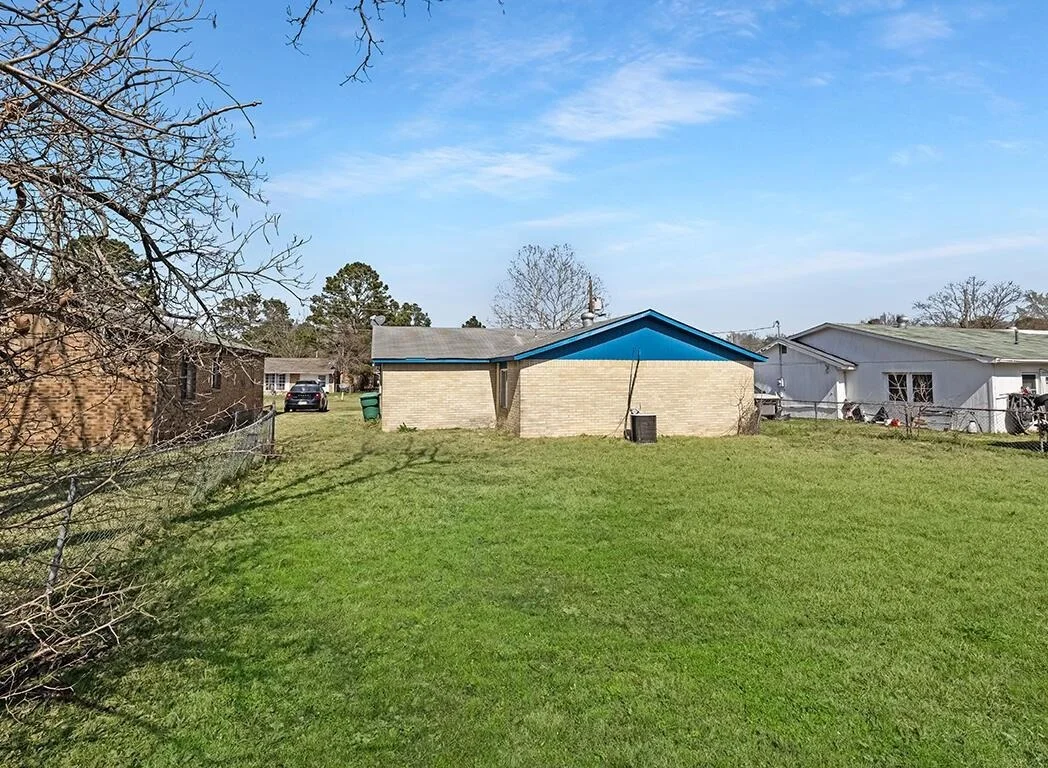 Photo of 2405 Mamie Drive