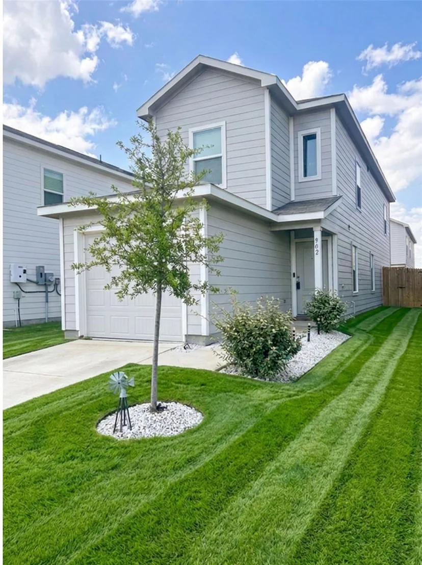 Photo of 902 Blue Heron Drive