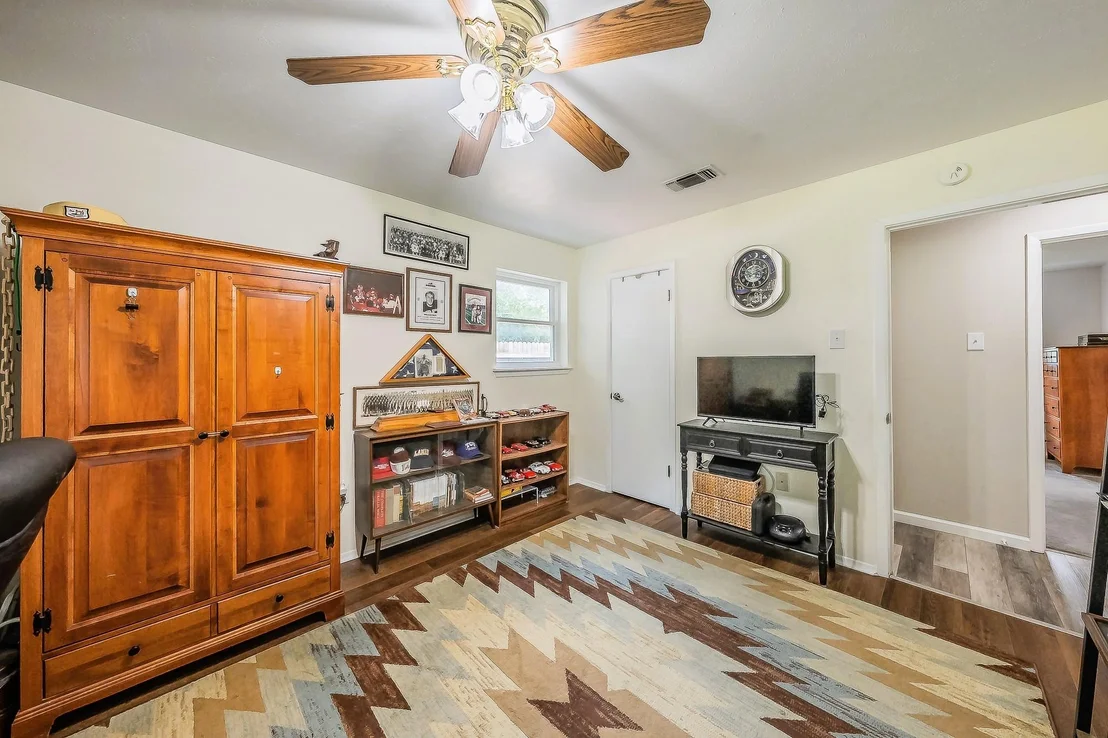 Photo of 5004 Blackstone Drive