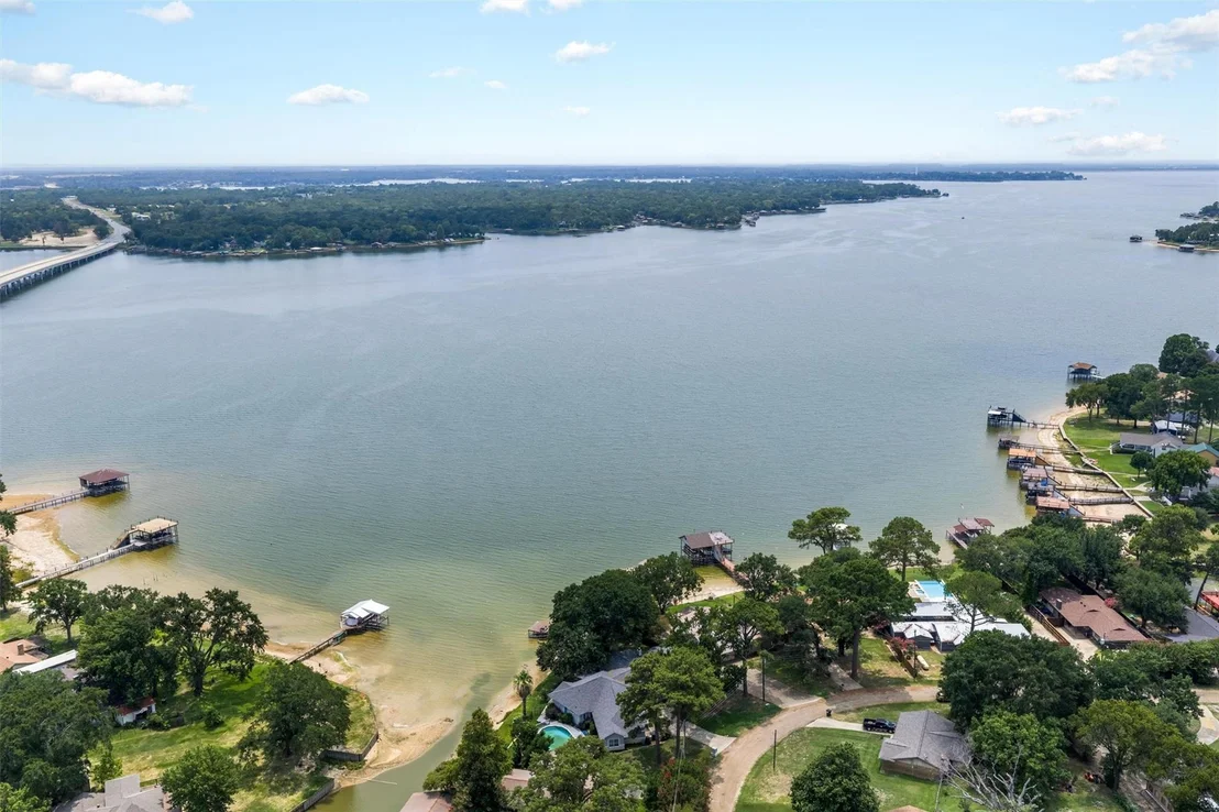 Photo of 211 Lake Front Drive