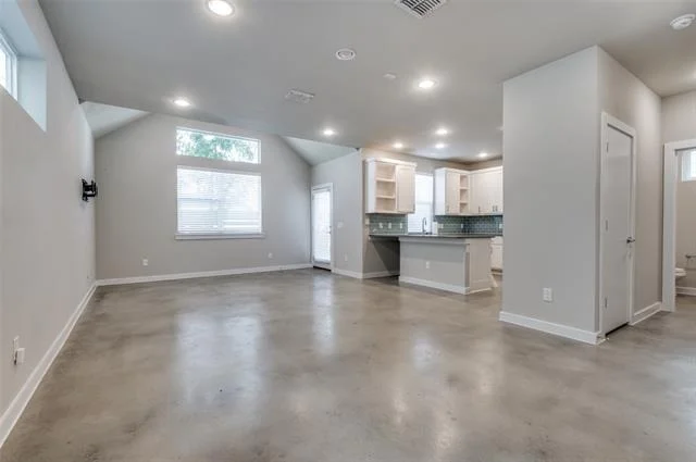 Photo of 1225 Crownview Lane
