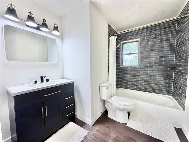 Photo of 1410 Westwood Drive
