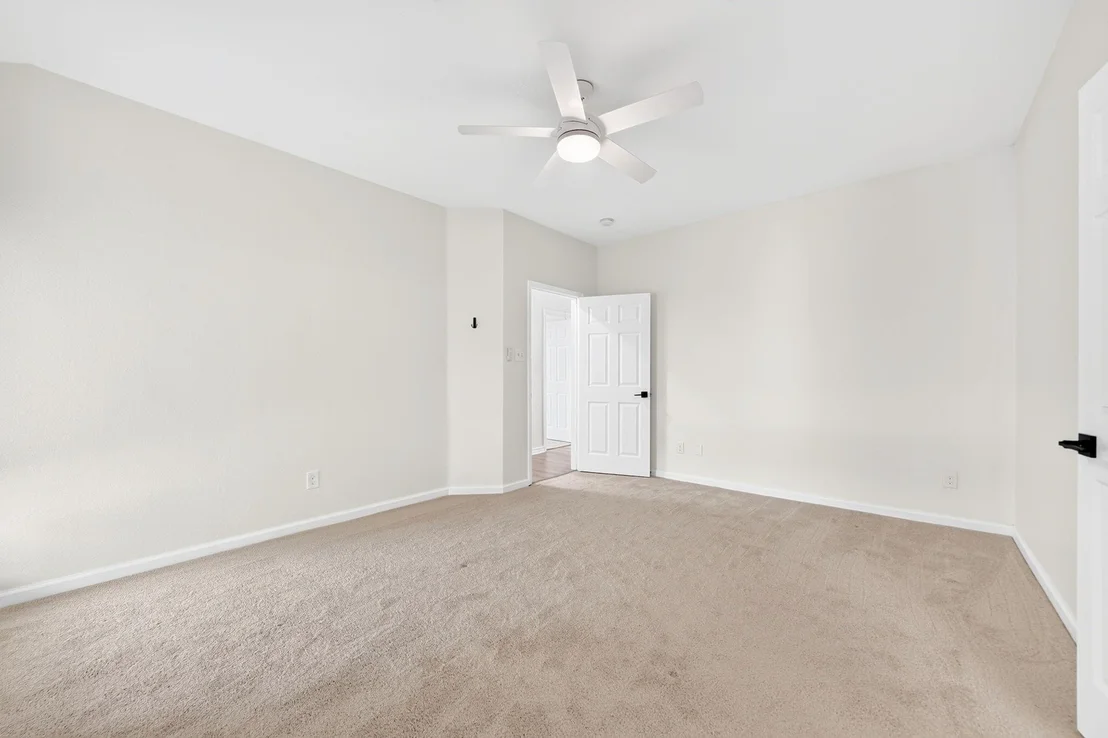 Photo of 7606 Harbor Drive