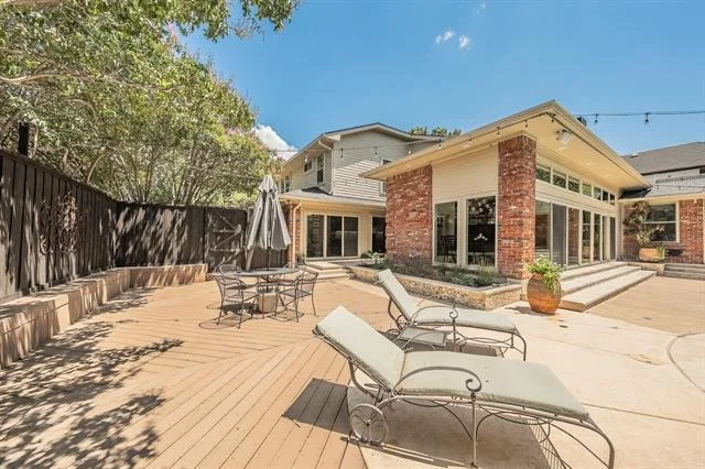 Photo of 1406 Riverview Drive