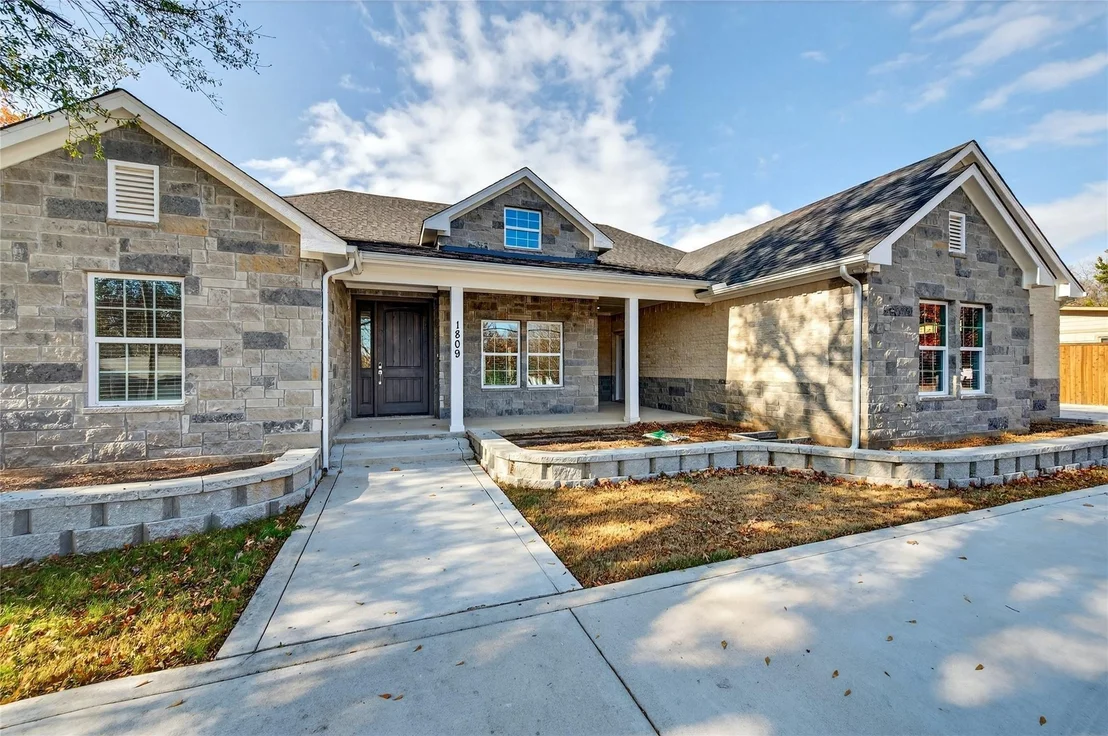 Photo of 1809 Bluebonnet Avenue
