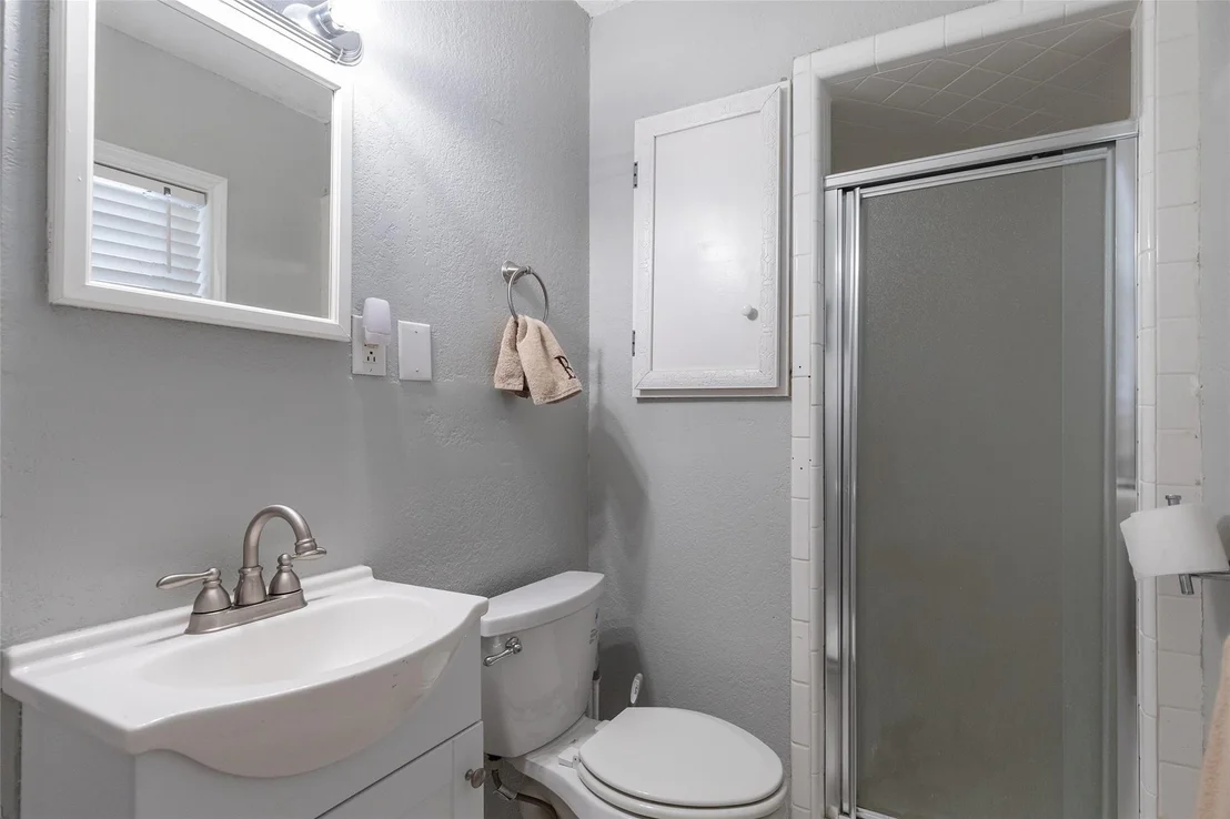 Photo of 1842 Elmwood Drive