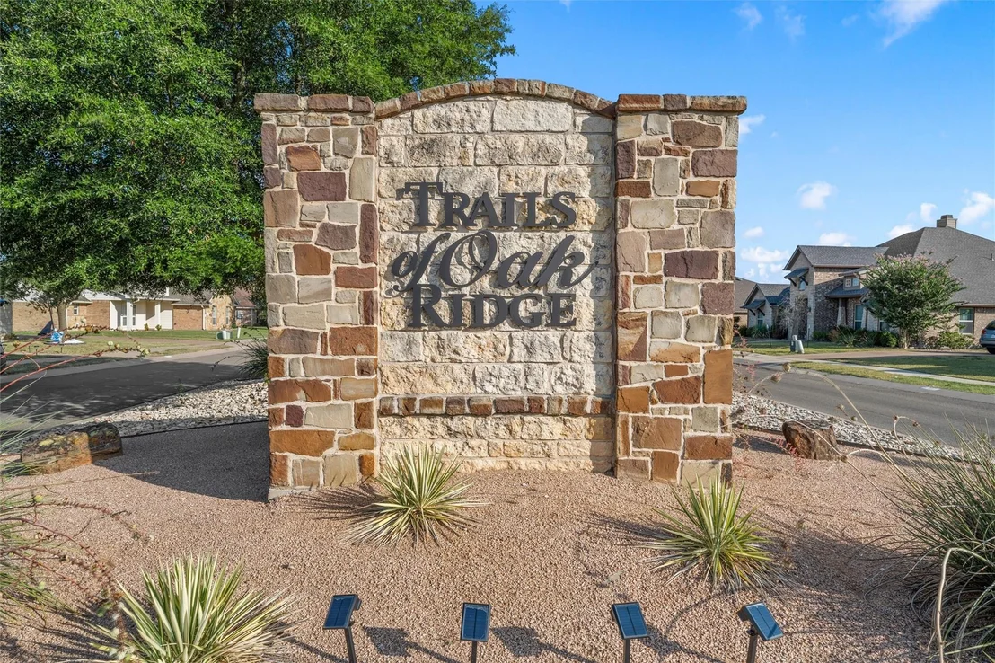 Photo of 336 Oak Meadow Trail