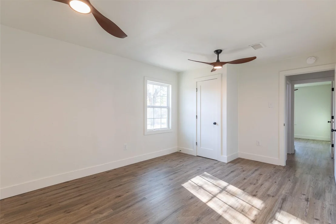 Photo of 909 Lane Avenue