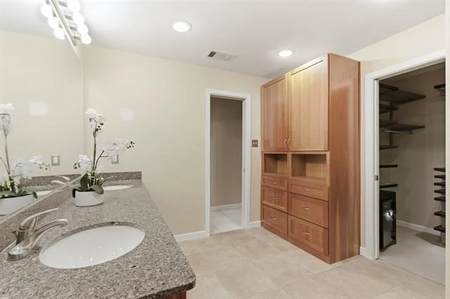 Photo of 237 Woodcrest Drive