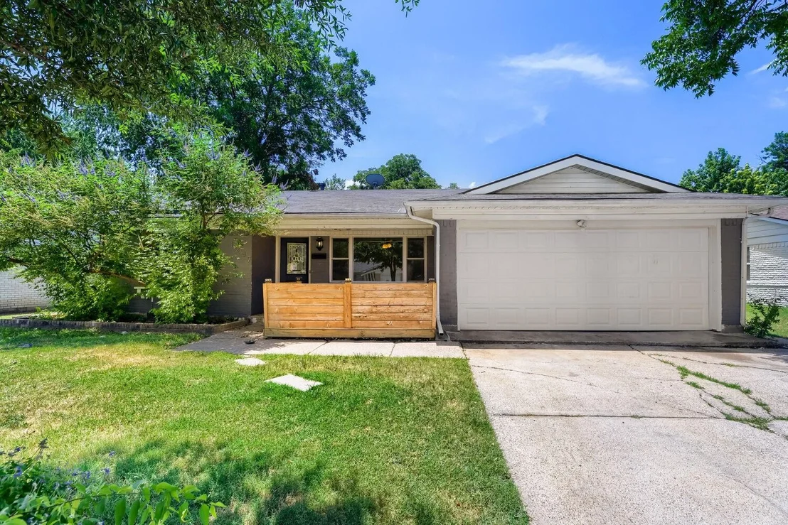 Photo of 1207 Ridgeway Drive