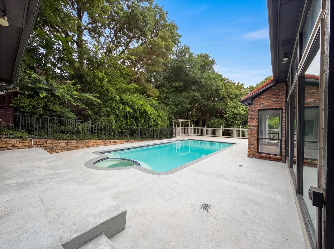 Photo of 2405 Castle Rock Road