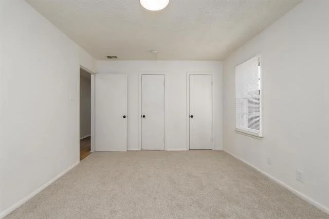 Photo of 2118 N Mockingbird Lane