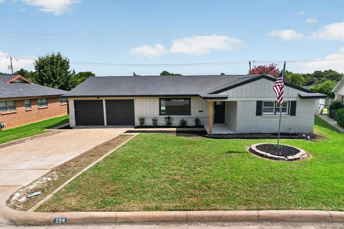 Photo of 154 Hallmark Drive W