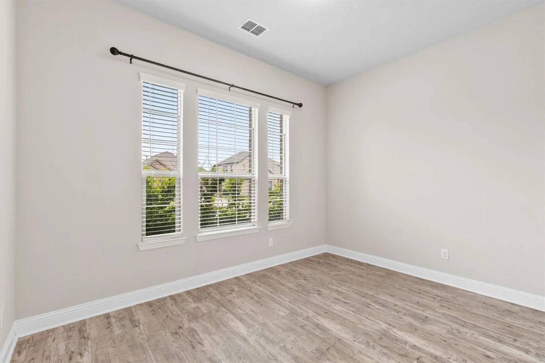 Photo of 576 Spruce Trail