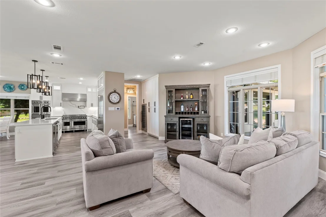 Photo of 1301 Oak Hill Drive