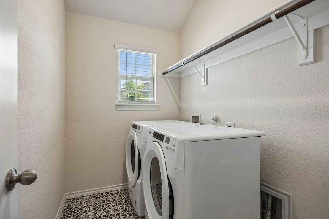Photo of 1140 Norias Drive
