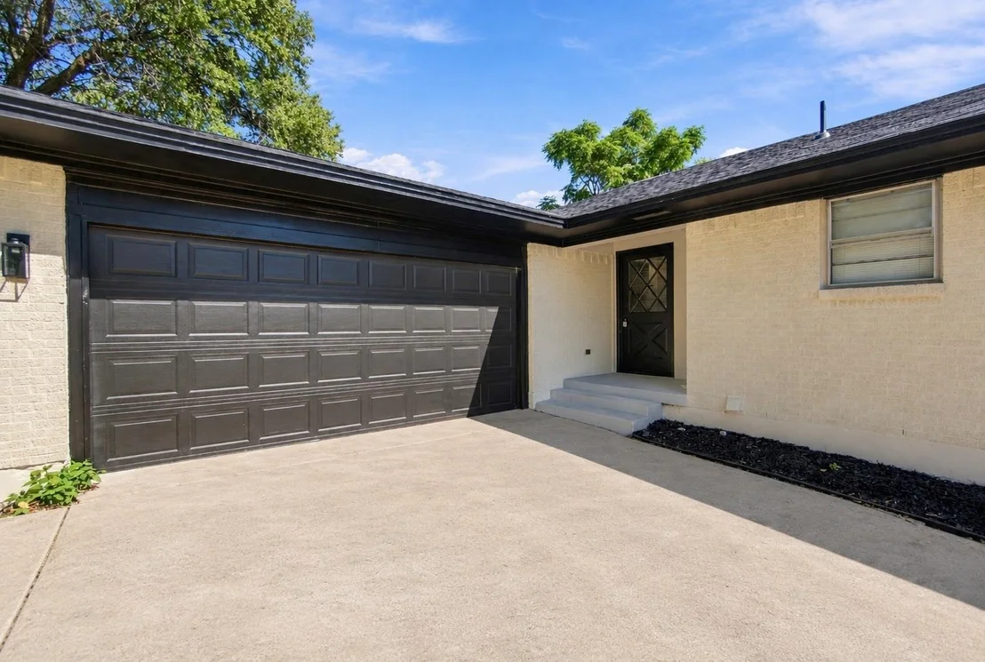 Photo of 3049 Latham Drive