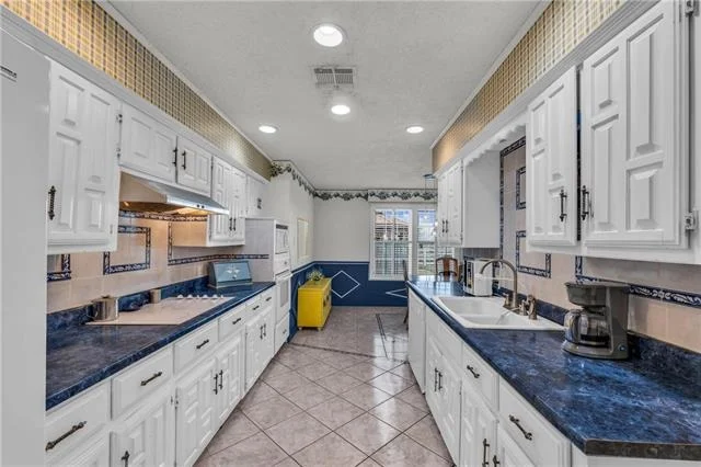 Photo of 1064 Warren Road