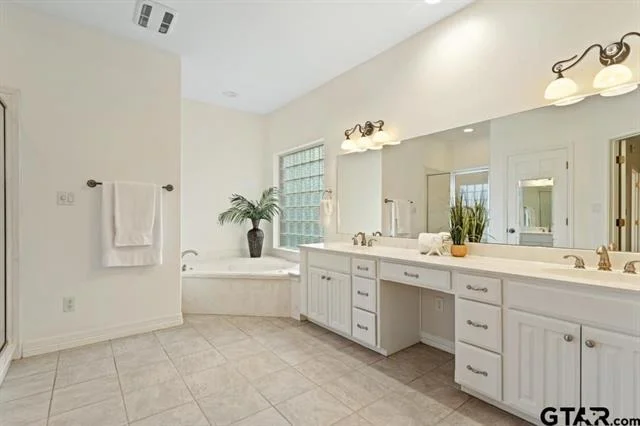 Photo of 1620 Brookhollow Drive