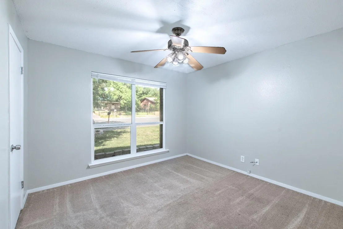 Photo of 2911 Persimmon Drive