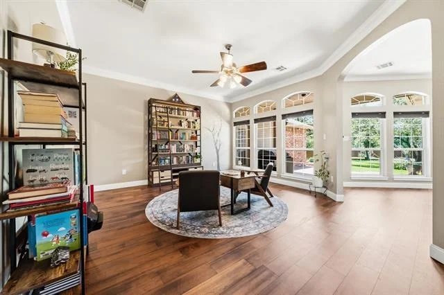 Photo of 100 Twisted Oak Lane