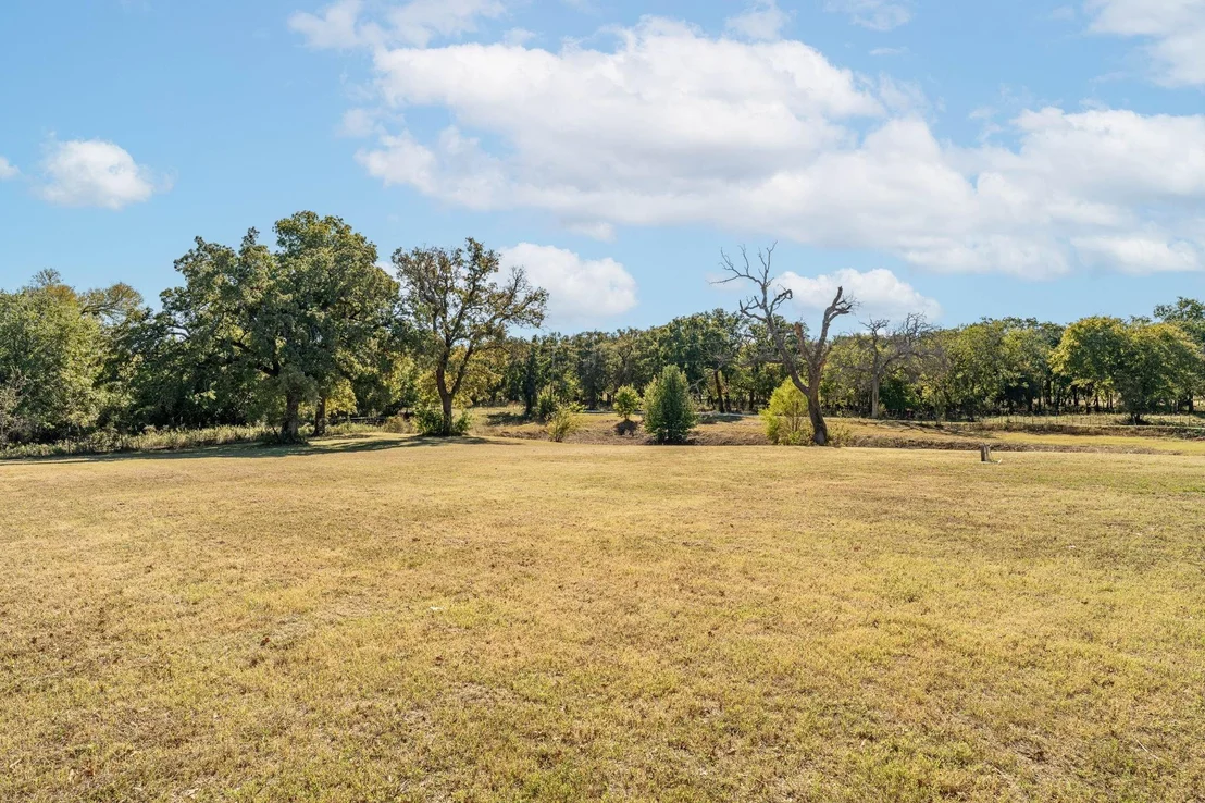 Photo of 688 Private Road 1152