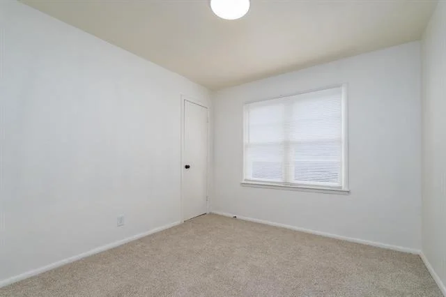 Photo of 2118 N Mockingbird Lane