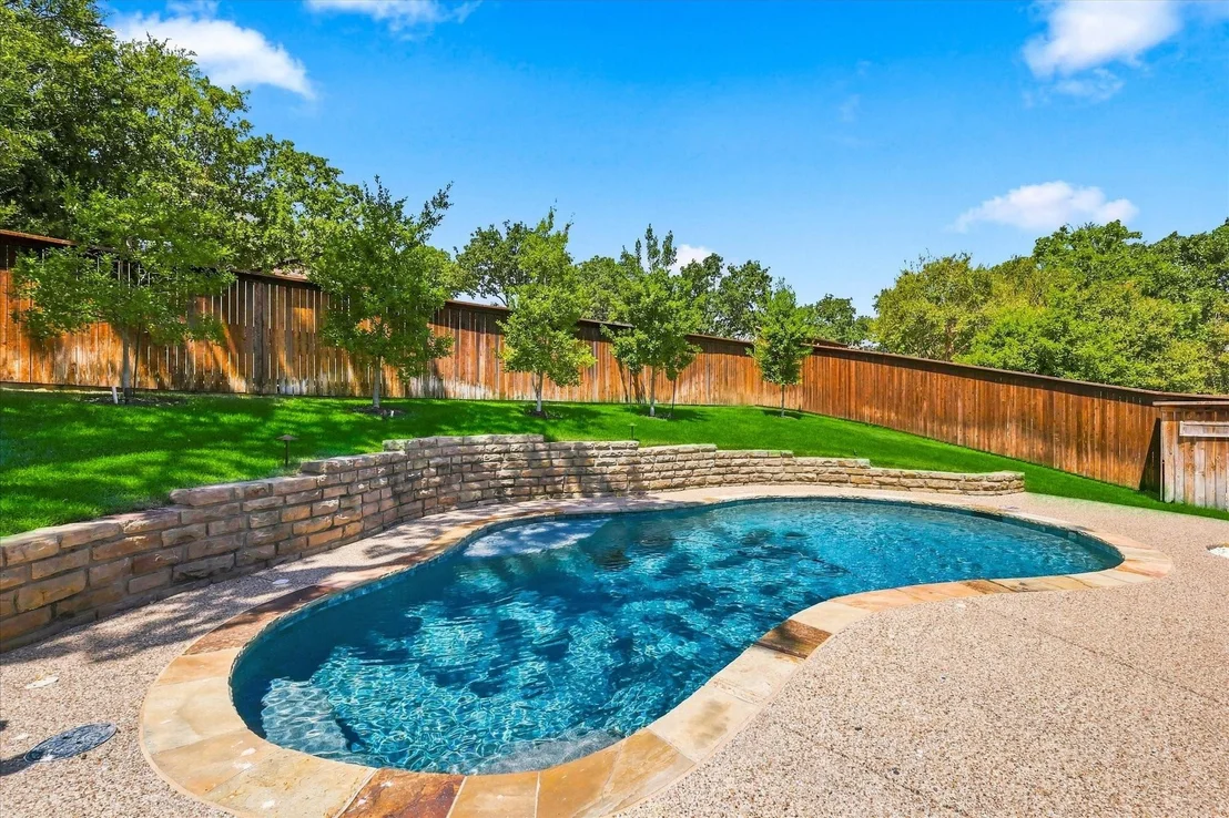 Photo of 708 Lakeway Drive