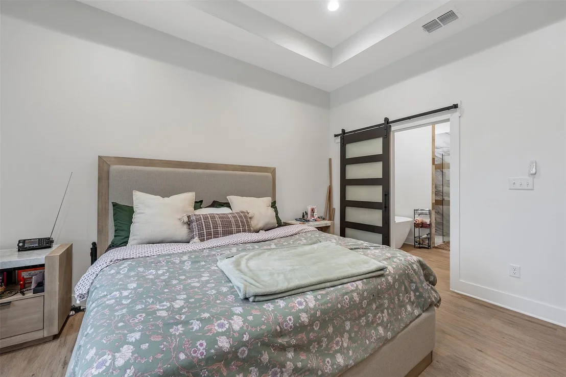 Photo of 16837 Wilson