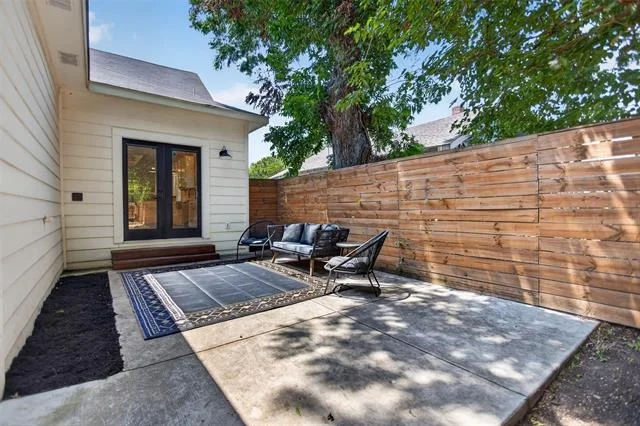 Photo of 2511 Gladstone Drive