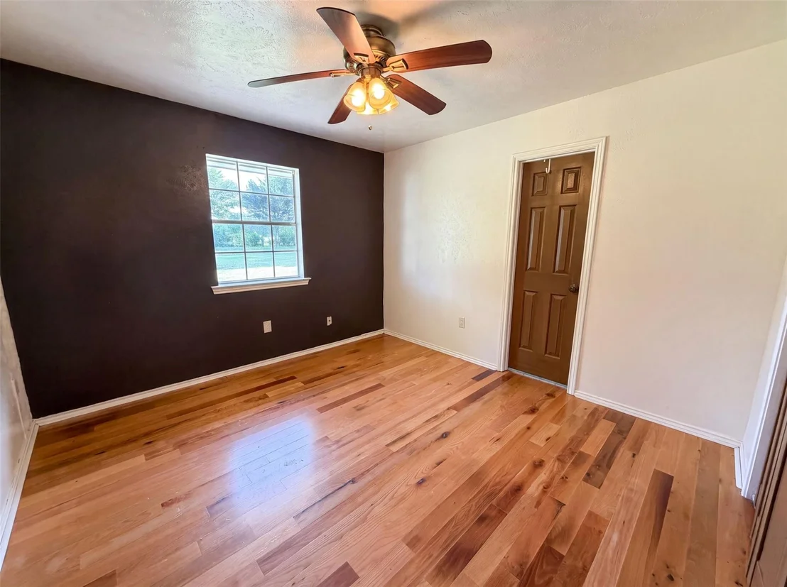 Photo of 100 Dubb Lane