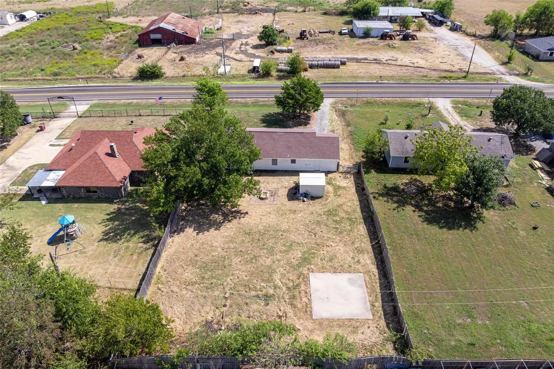 Photo of 614 E FM 272
